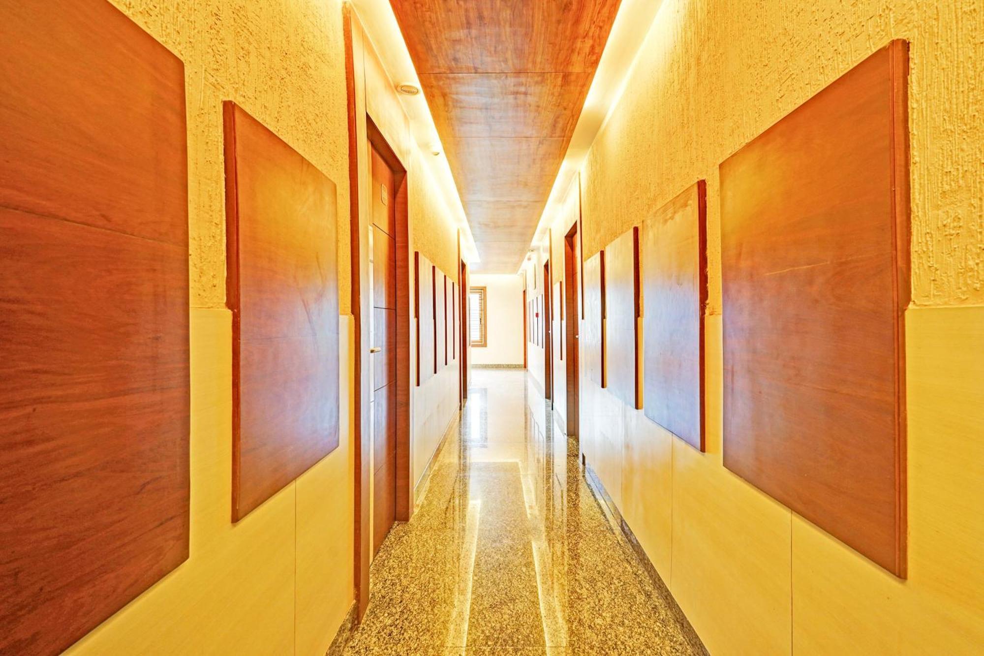 Super Townhouse Indiranagar Hotel Bangalore Bagian luar foto