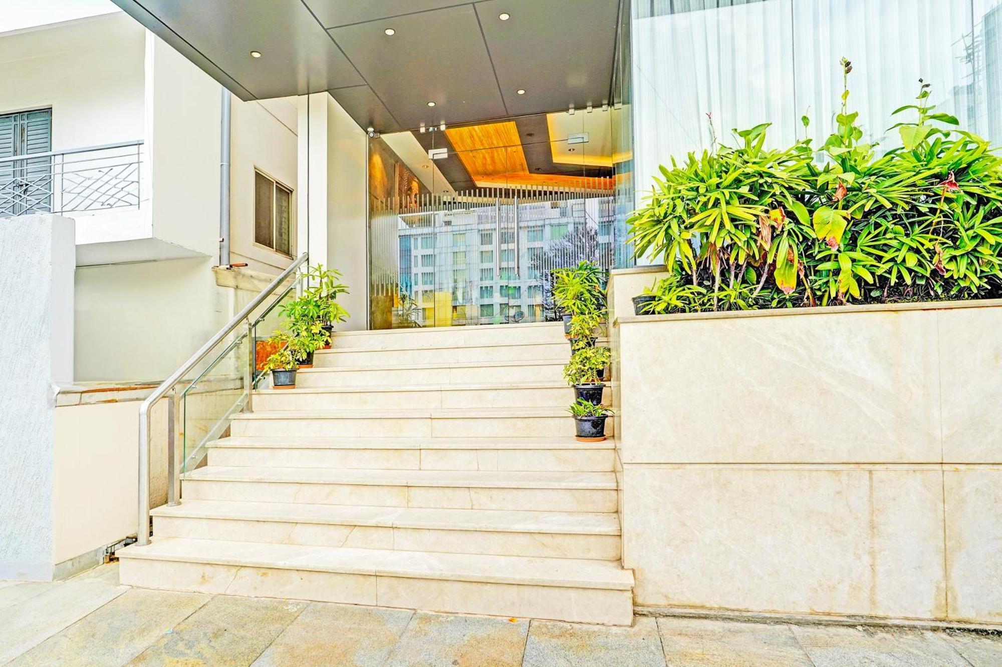 Super Townhouse Indiranagar Hotel Bangalore Bagian luar foto