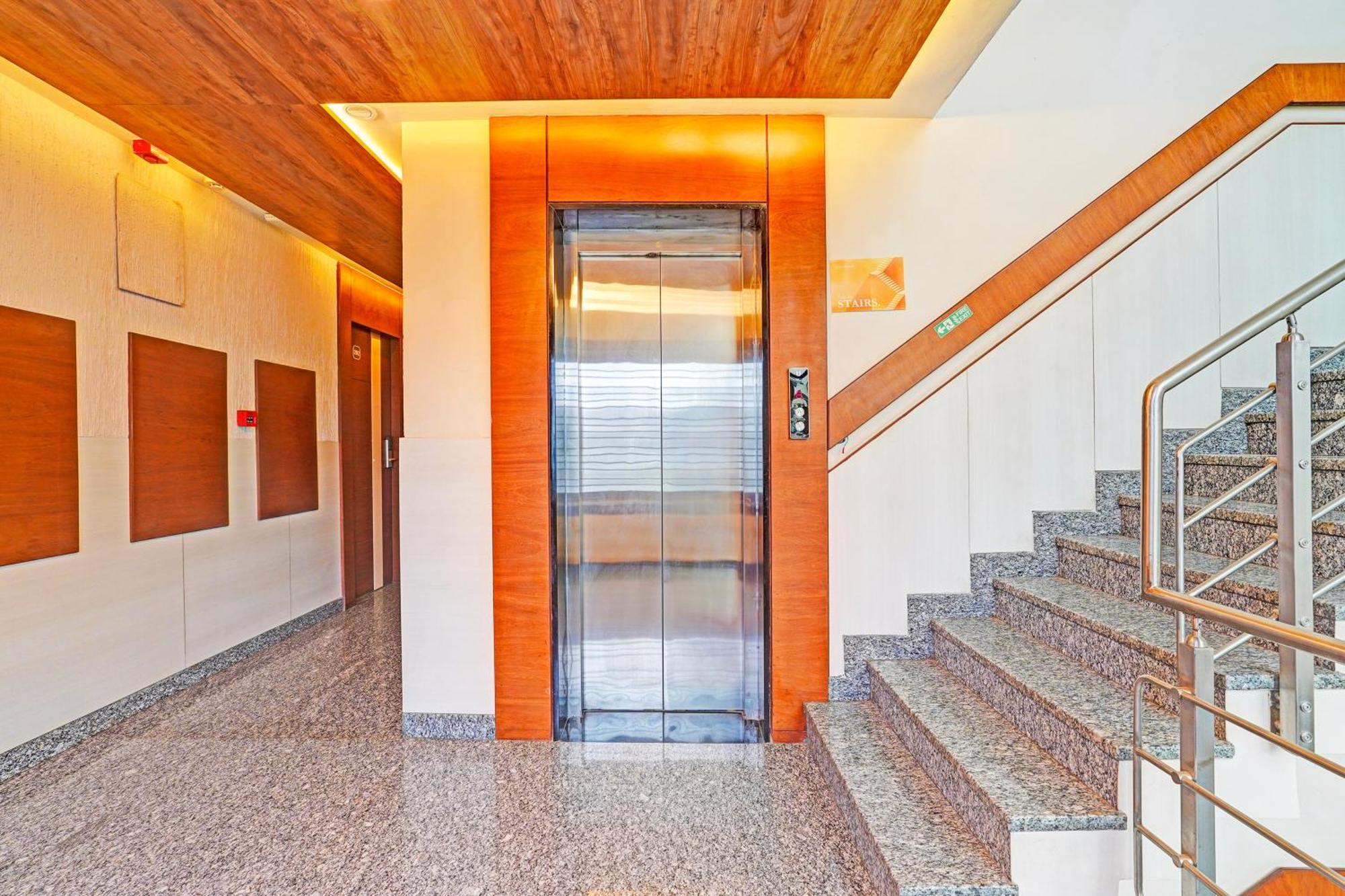Super Townhouse Indiranagar Hotel Bangalore Bagian luar foto